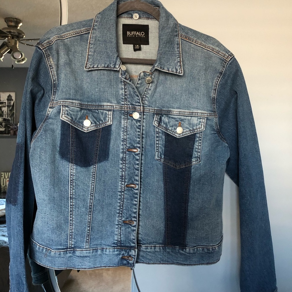 NWOT removable furry collar jean jacket